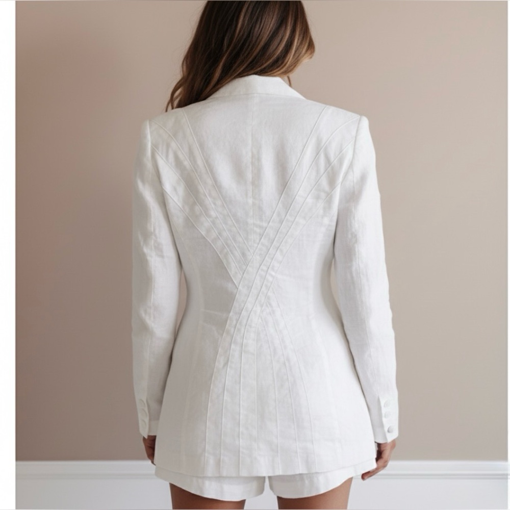 Flattering Cut. Oversized White Linen Blazer